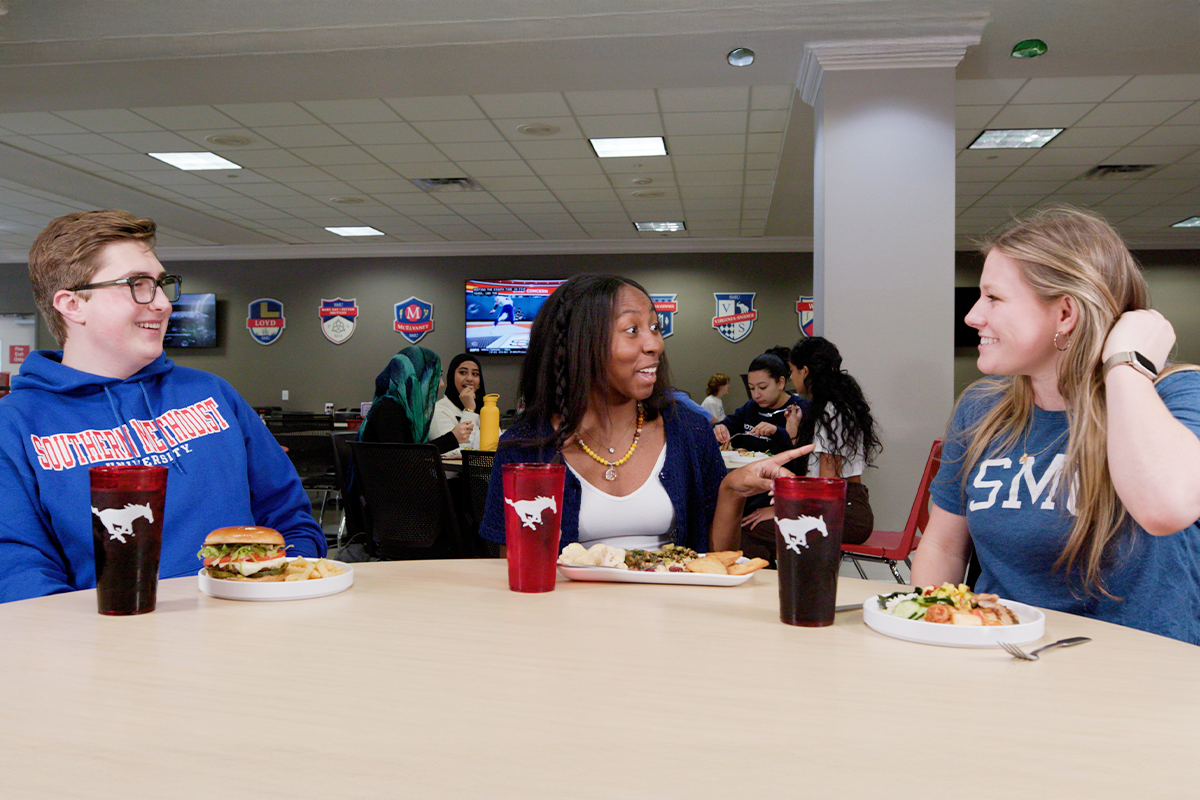Sutdents enjoying a snack at the Hughes-Trigg student center