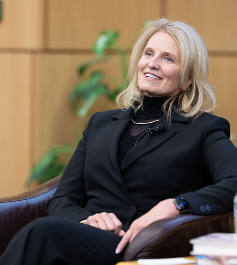 Photo of Jean Savage at her Leaders on Leadership talk